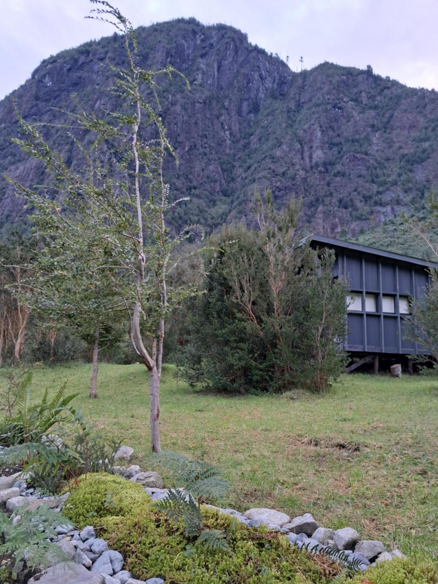 Hotel Base Puelo Cochamo Exterior foto